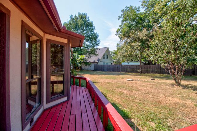 1219 Kiowa Drive E, Lake Kiowa, TX 76240