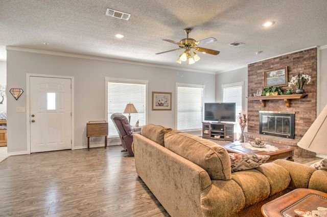 1219 Kiowa Drive E, Lake Kiowa, TX 76240