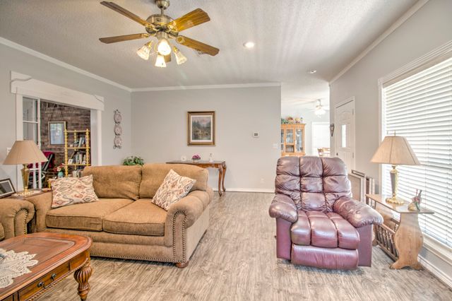 1219 Kiowa Drive E, Lake Kiowa, TX 76240