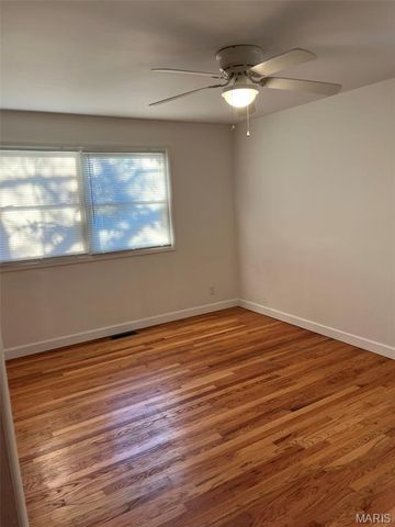 1614 Lindenwood Avenue, Edwardsville, IL 62025