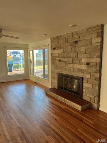 1614 Lindenwood Avenue, Edwardsville, IL 62025