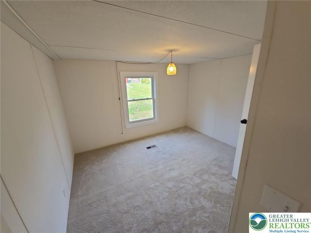 1009 Redwood Drive, Upper Macungie Twp, PA 18031