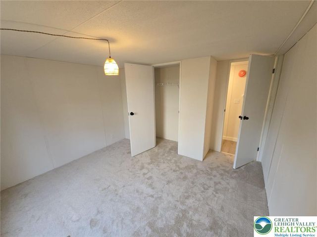 1009 Redwood Drive, Upper Macungie Twp, PA 18031