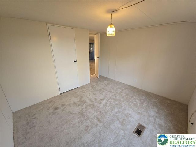 1009 Redwood Drive, Upper Macungie Twp, PA 18031