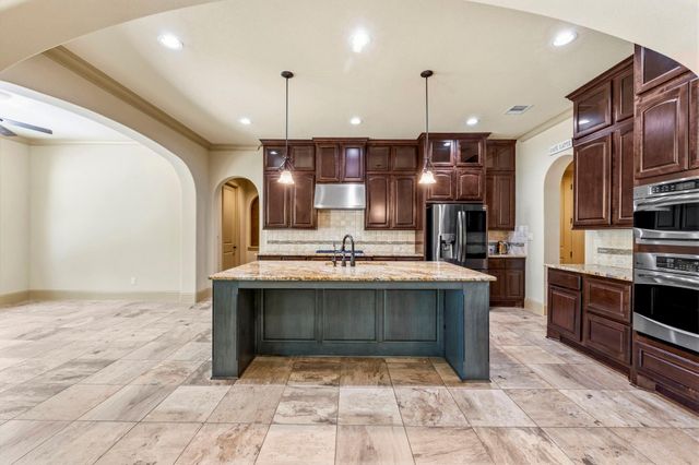 3 Shearling Court, The Woodlands, TX 77389