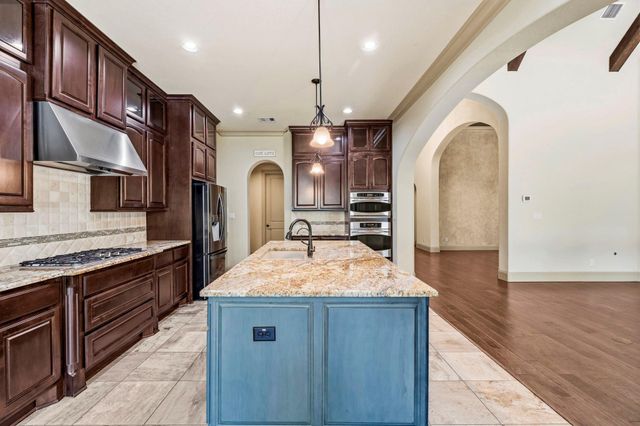 3 Shearling Court, The Woodlands, TX 77389
