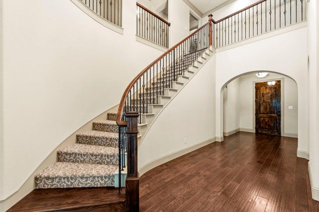 3 Shearling Court, The Woodlands, TX 77389
