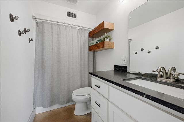 140 Turkey Farm Road, Whitesboro, TX 76273