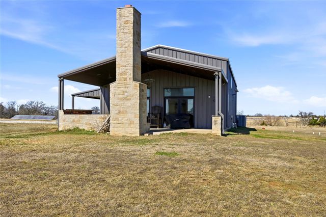 140 Turkey Farm Road, Whitesboro, TX 76273