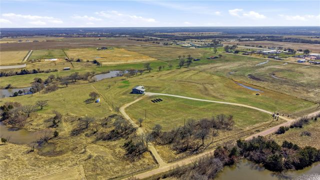 140 Turkey Farm Road, Whitesboro, TX 76273