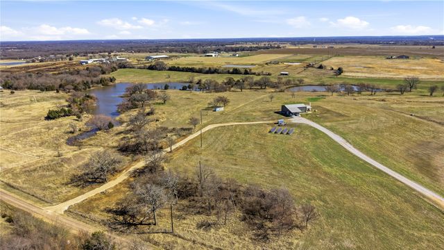 140 Turkey Farm Road, Whitesboro, TX 76273