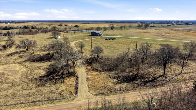 140 Turkey Farm Road, Whitesboro, TX 76273