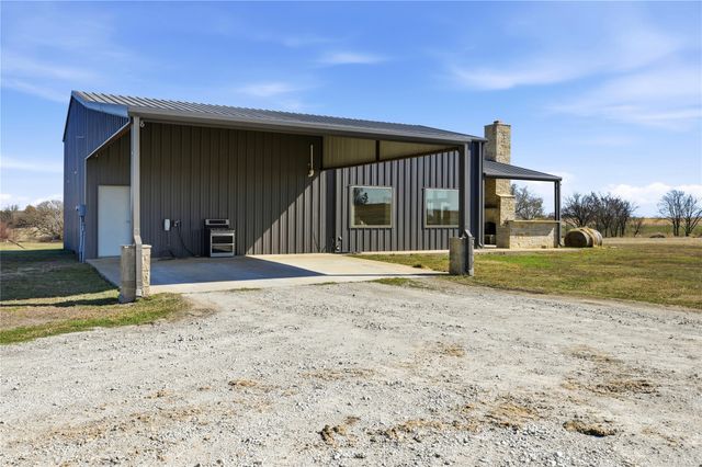 140 Turkey Farm Road, Whitesboro, TX 76273