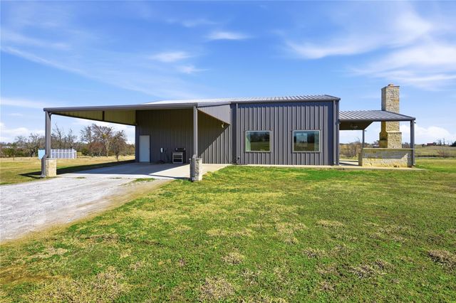 140 Turkey Farm Road, Whitesboro, TX 76273