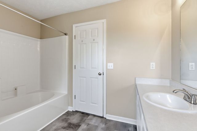 2212 Crescent Valley Ln, Hermitage, TN 37076