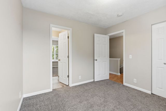 2212 Crescent Valley Ln, Hermitage, TN 37076