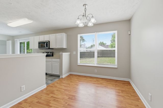 2212 Crescent Valley Ln, Hermitage, TN 37076