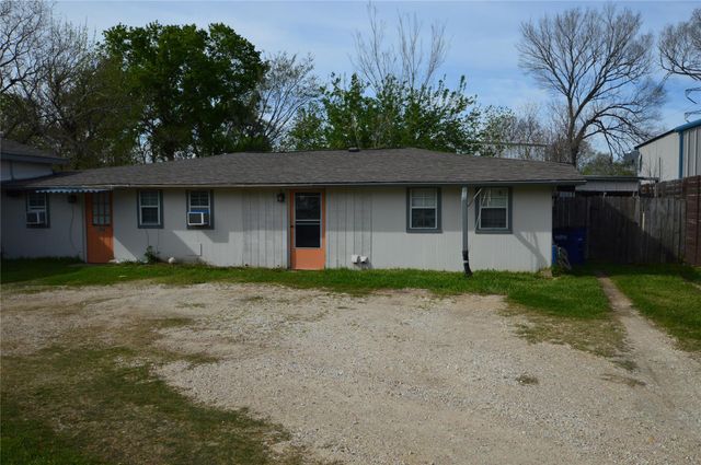 135 W 5th Street, Kemah, TX 77565