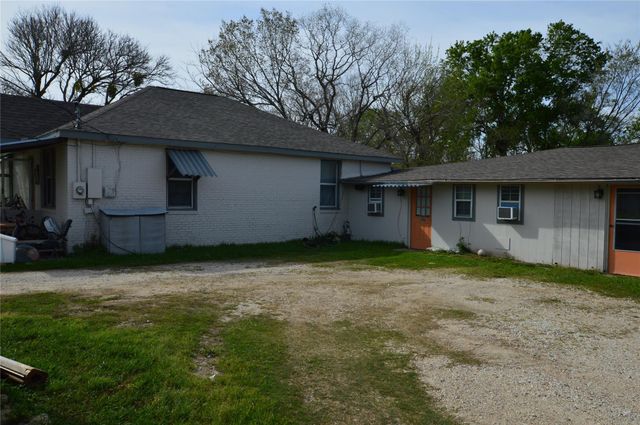 135 W 5th Street, Kemah, TX 77565