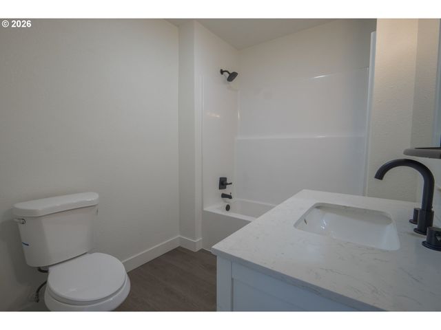 4726 Ne 111TH Ave, Portland, OR 97220