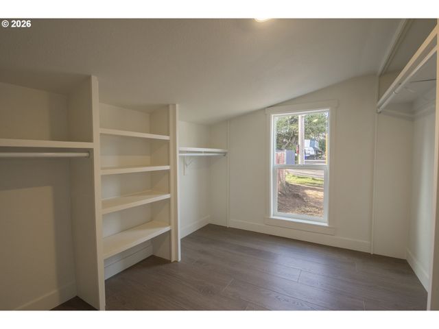 4726 Ne 111TH Ave, Portland, OR 97220