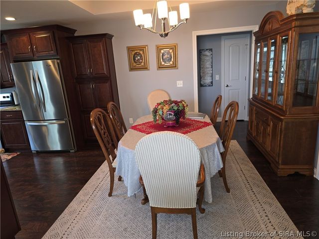 3663 Stonecreek Circle B, Jeffersonville, IN 47130