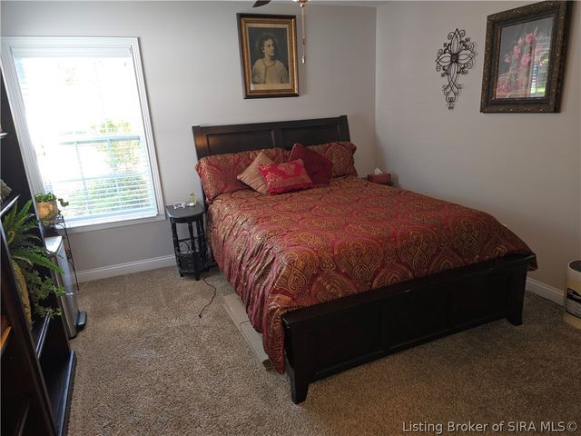 3663 Stonecreek Circle B, Jeffersonville, IN 47130