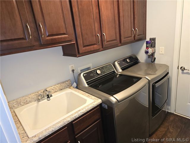 3663 Stonecreek Circle B, Jeffersonville, IN 47130