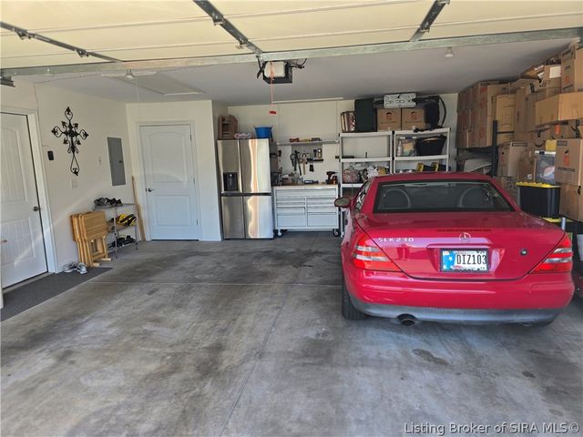 3663 Stonecreek Circle B, Jeffersonville, IN 47130