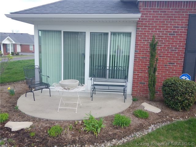 3663 Stonecreek Circle B, Jeffersonville, IN 47130