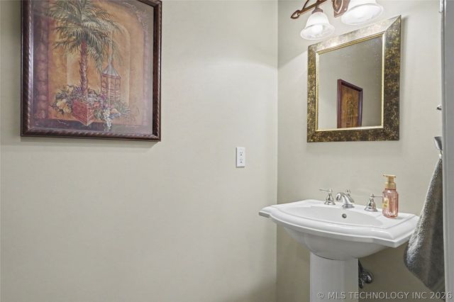 11684 Giorgio Drive, Skiatook, OK 74070