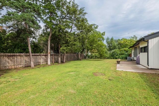 2024 W 27th St N, Wichita, KS 67204