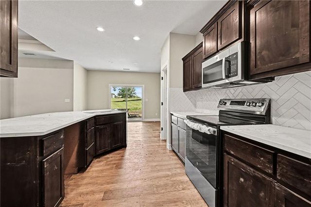1007 Moore Drive, Plattsburg, MO 64477
