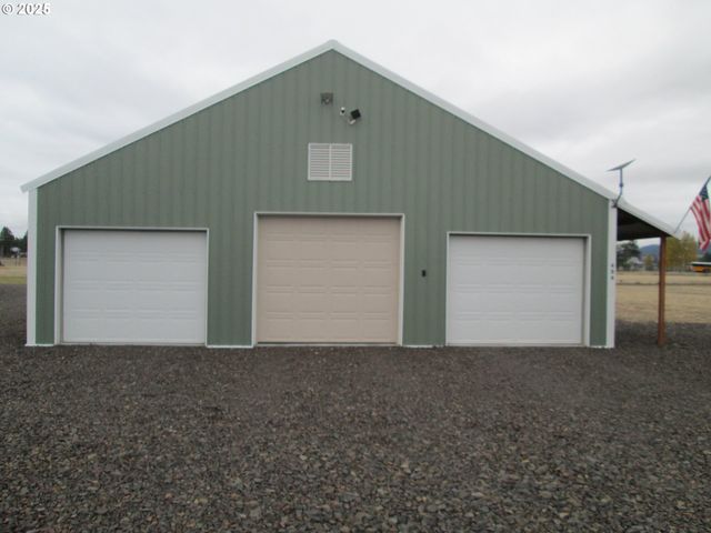 404 N PENDLETON Ave, Ukiah, OR 97880