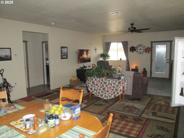 404 N PENDLETON Ave, Ukiah, OR 97880