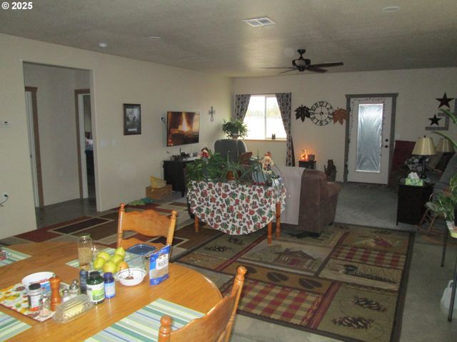 404 N PENDLETON Ave, Ukiah, OR 97880