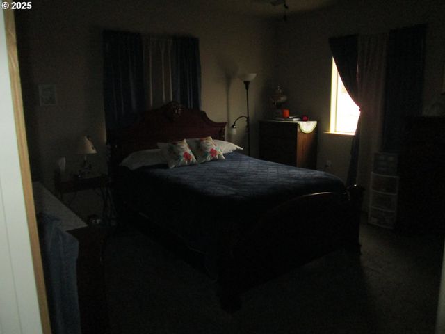 404 N PENDLETON Ave, Ukiah, OR 97880