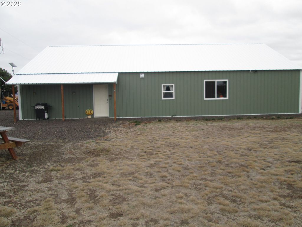 404 N PENDLETON Ave, Ukiah, OR 97880