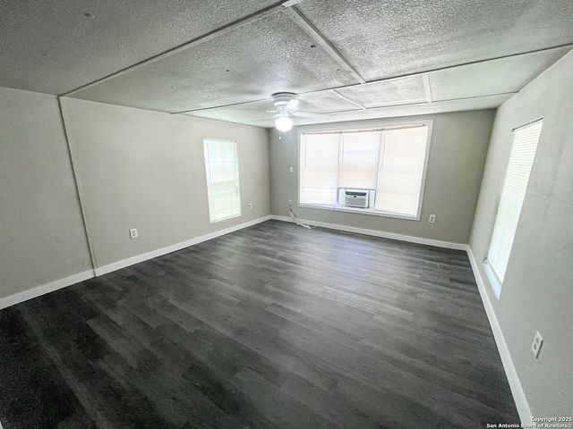 128 WINSHIP RD, Pleasanton, TX 78064