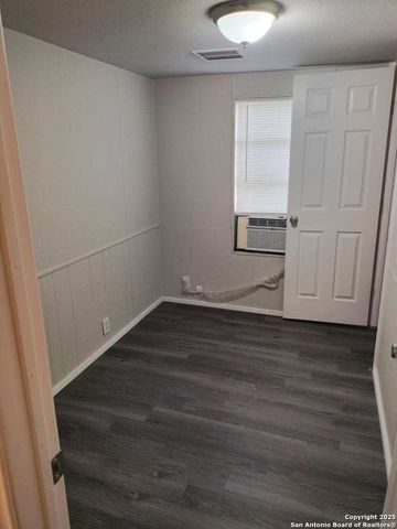 128 WINSHIP RD, Pleasanton, TX 78064