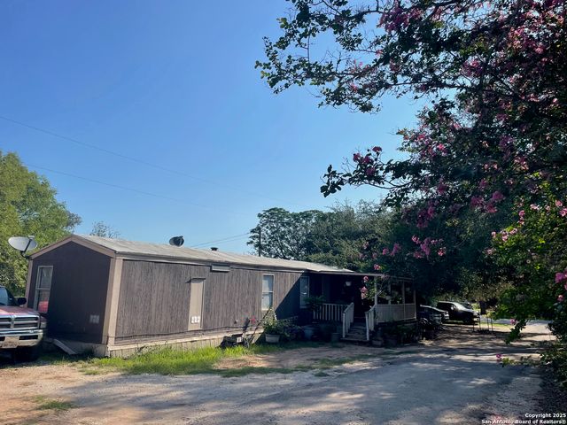 128 WINSHIP RD, Pleasanton, TX 78064