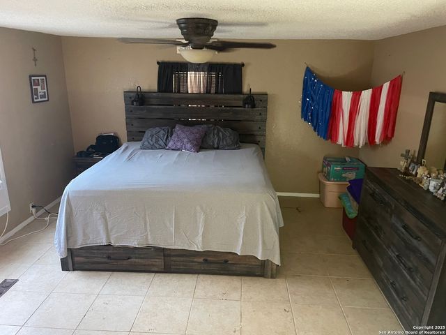128 WINSHIP RD, Pleasanton, TX 78064