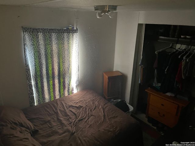 128 WINSHIP RD, Pleasanton, TX 78064