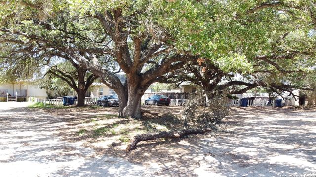 128 WINSHIP RD, Pleasanton, TX 78064