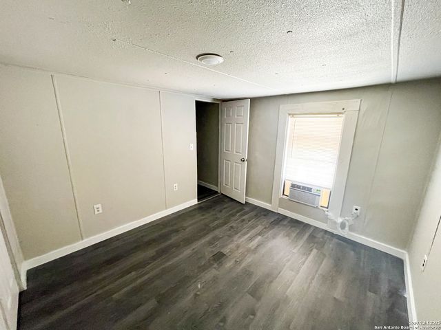 128 WINSHIP RD, Pleasanton, TX 78064