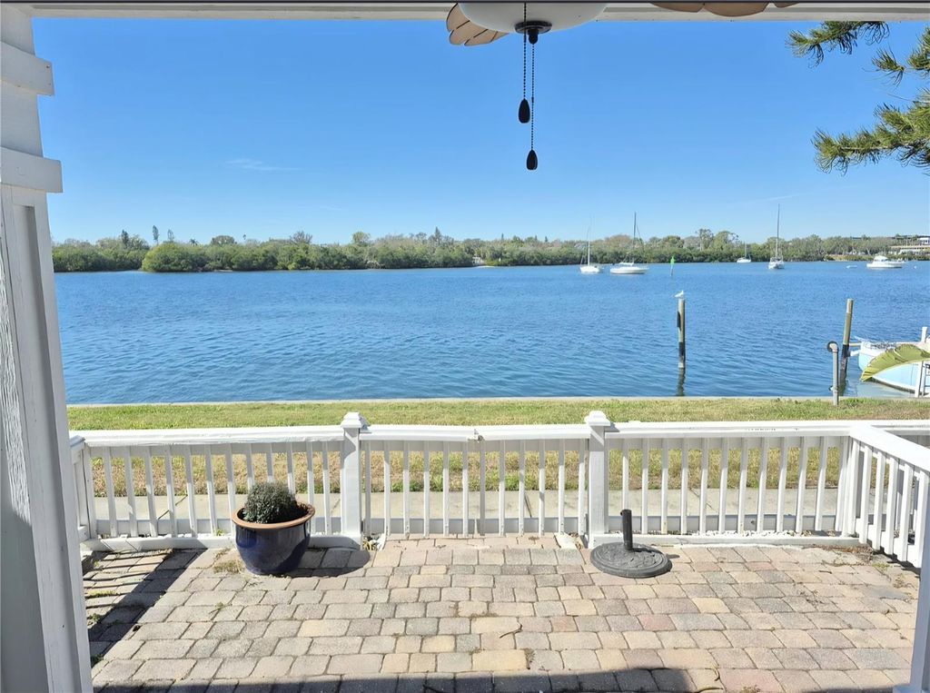 3739 POMPANO DRIVE SE, St Petersburg, FL 33705