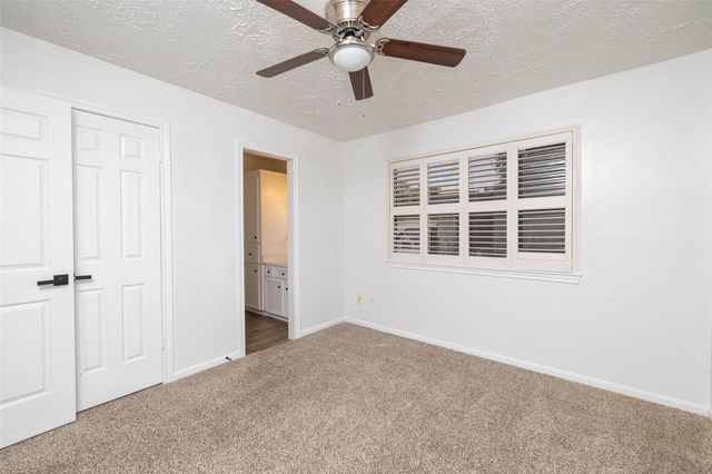 9810 Jockey Club Drive, Houston, TX 77065