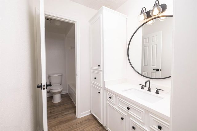 9810 Jockey Club Drive, Houston, TX 77065
