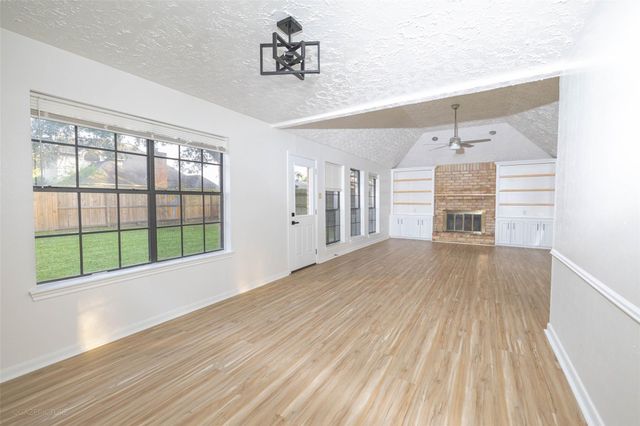 9810 Jockey Club Drive, Houston, TX 77065