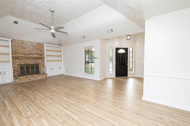 9810 Jockey Club Drive, Houston, TX 77065